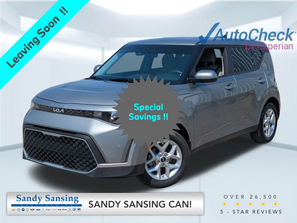 2024 Kia Soul LX's photo