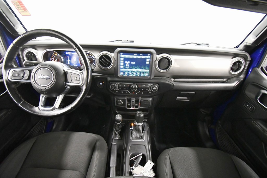 2020 Jeep Wrangler Unlimited Sahara photo 2