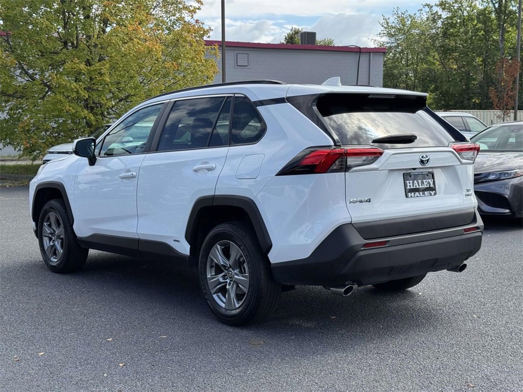 2024 Toyota RAV4 Hybrid XLE photo 19