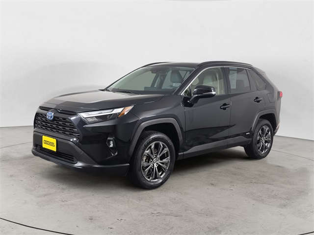 2022 Toyota RAV4 XLE Premium's photo