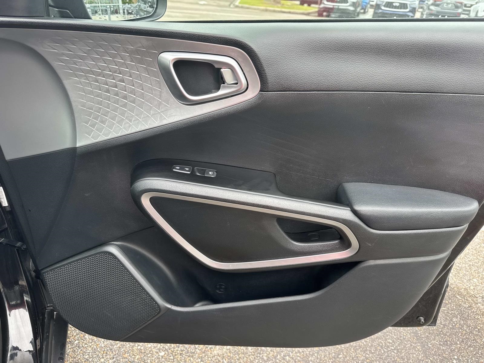 2023 Kia Soul LX photo 12