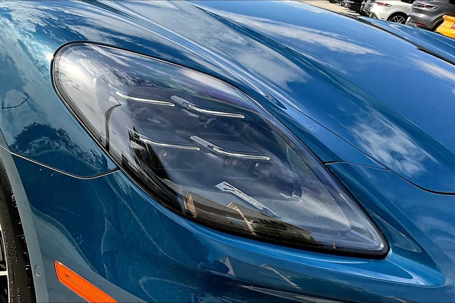 2025 Porsche Panamera 4 E-Hybrid photo 12