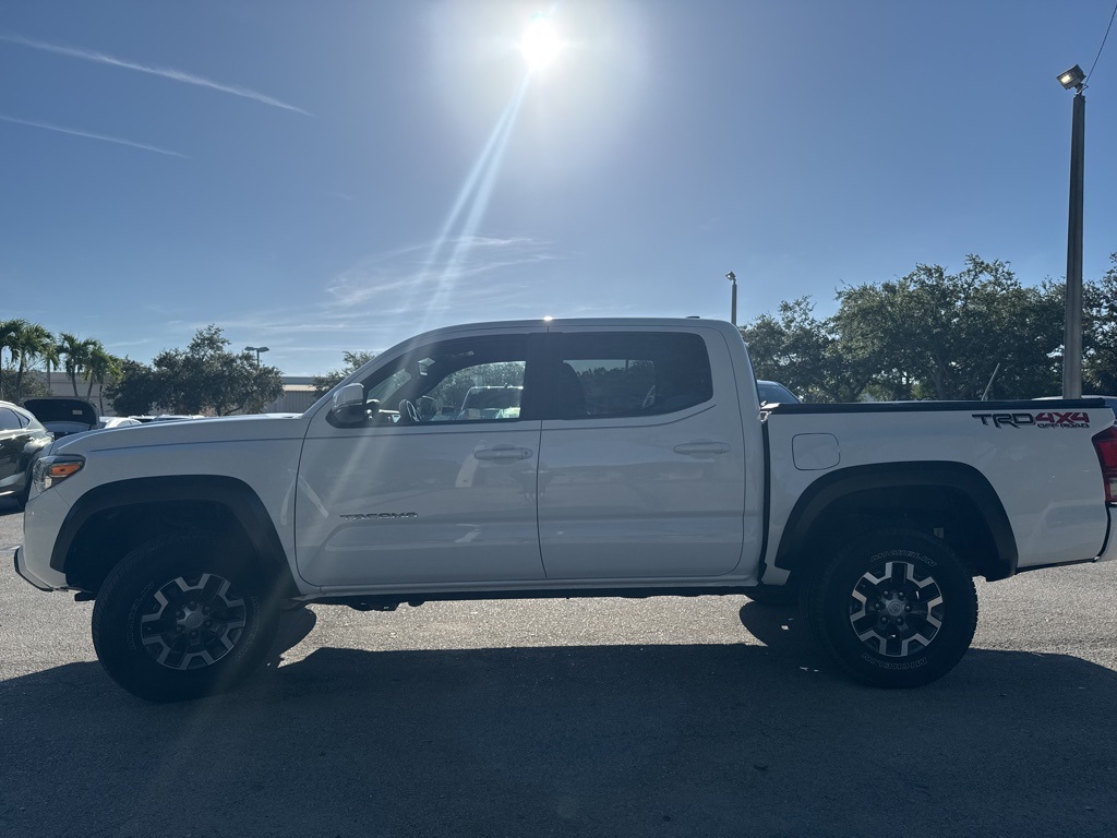 2017 Toyota Tacoma TRD Off-Road photo 4