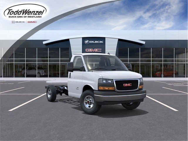 2025 GMC Savana Cutaway Work Van's photo
