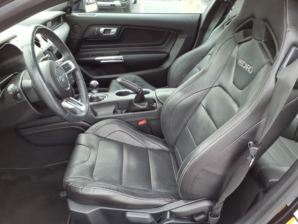 2023 FORD MUSTANG - Image 8