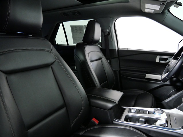 2023 Ford Explorer XLT photo 10
