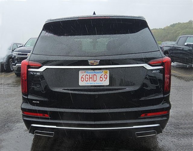 2025 Cadillac XT6 Premium Luxury photo 3