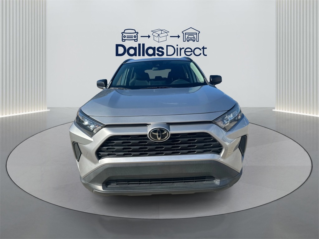 2021 Toyota RAV4 LE photo 3