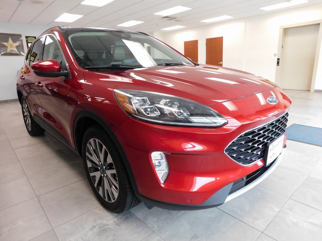 2020 Ford Escape Titanium photo 3