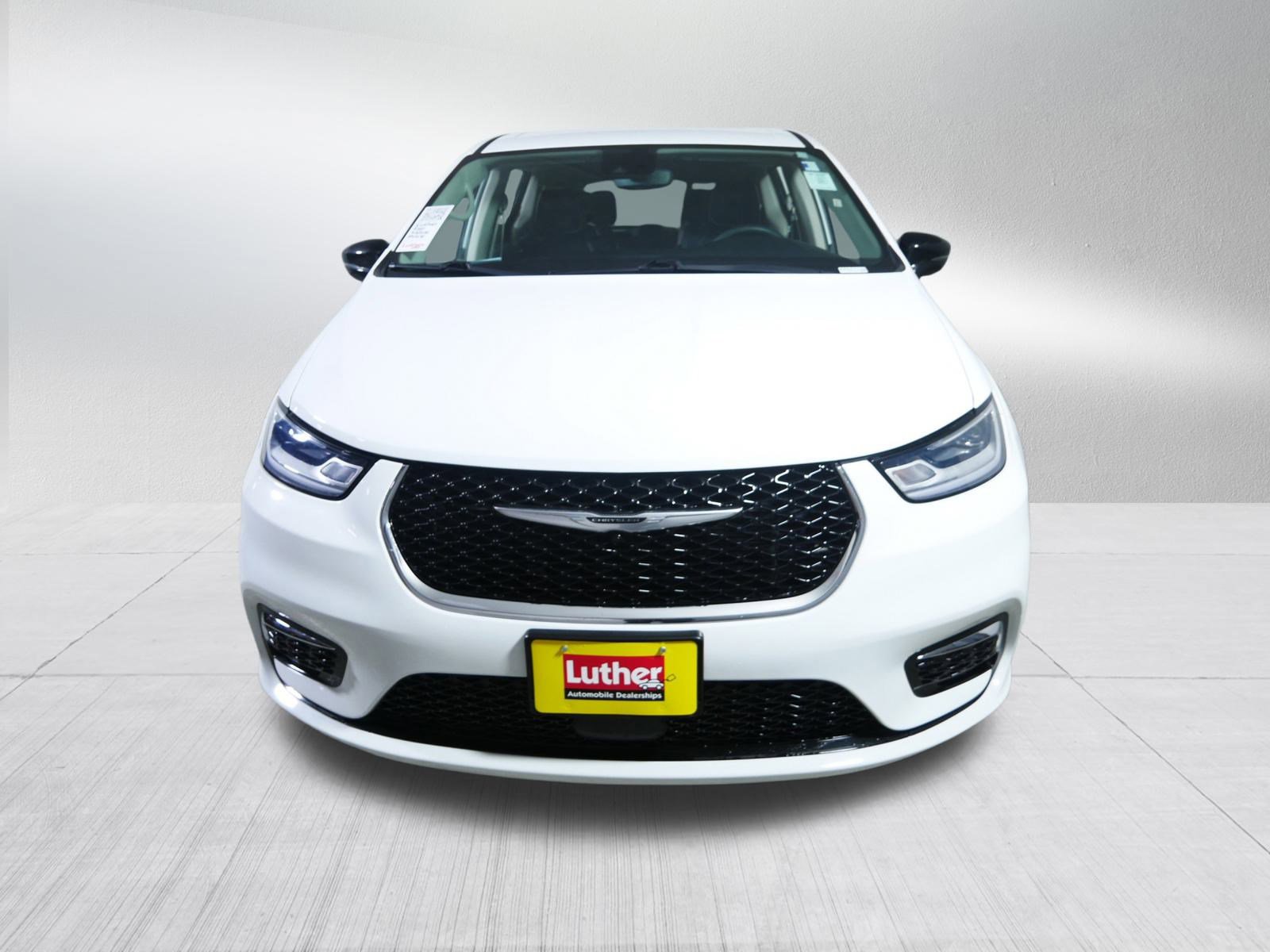 Used 2024 Chrysler Pacifica Touring L with VIN 2C4RC1BG9RR168074 for sale in Brooklyn Center, Minnesota