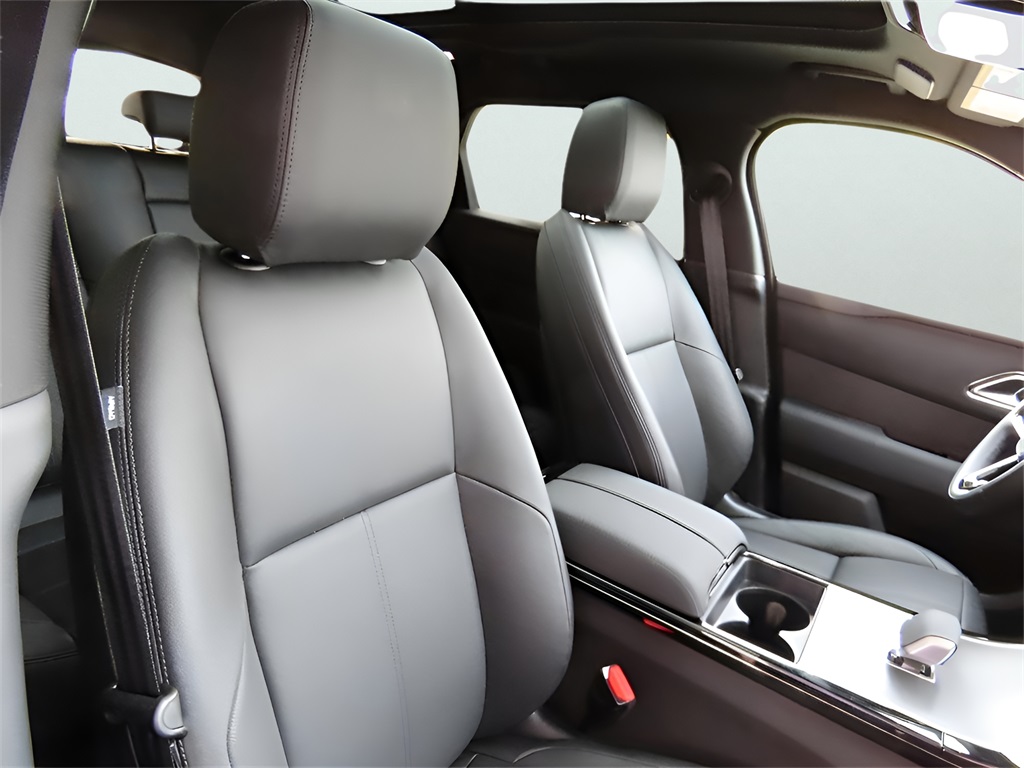 2025 Land Rover Range Rover Velar SE photo 11
