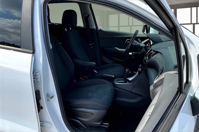 2020 Chevrolet Trax LS photo 8