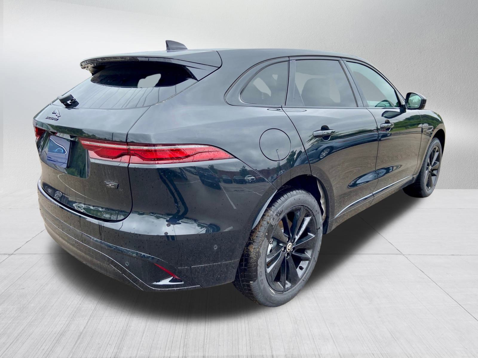 2026 Jaguar F-PACE P250 R-Dynamic S photo 2