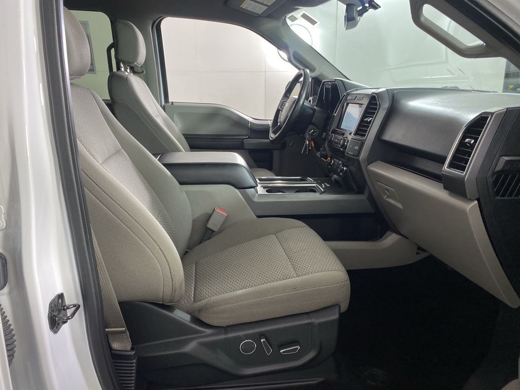 2017 Ford F-150 XLT photo 19