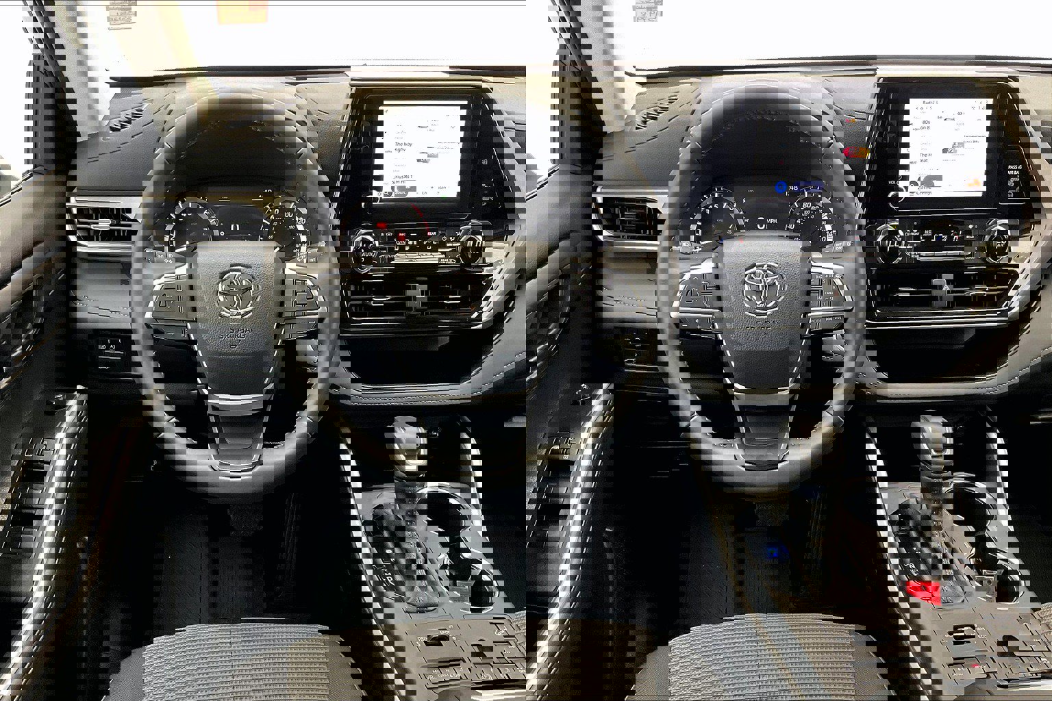 2025 Toyota Highlander LE photo 2