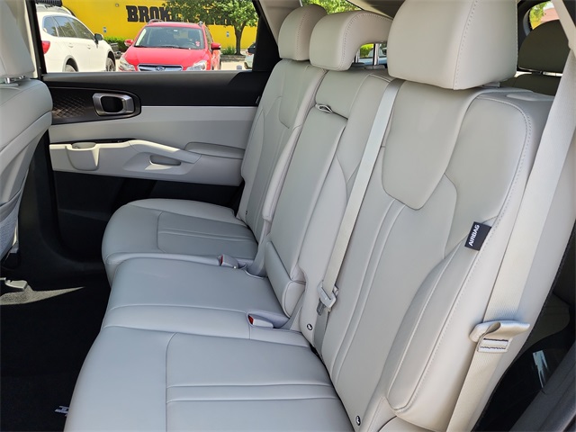 2025 Kia Sorento S photo 12