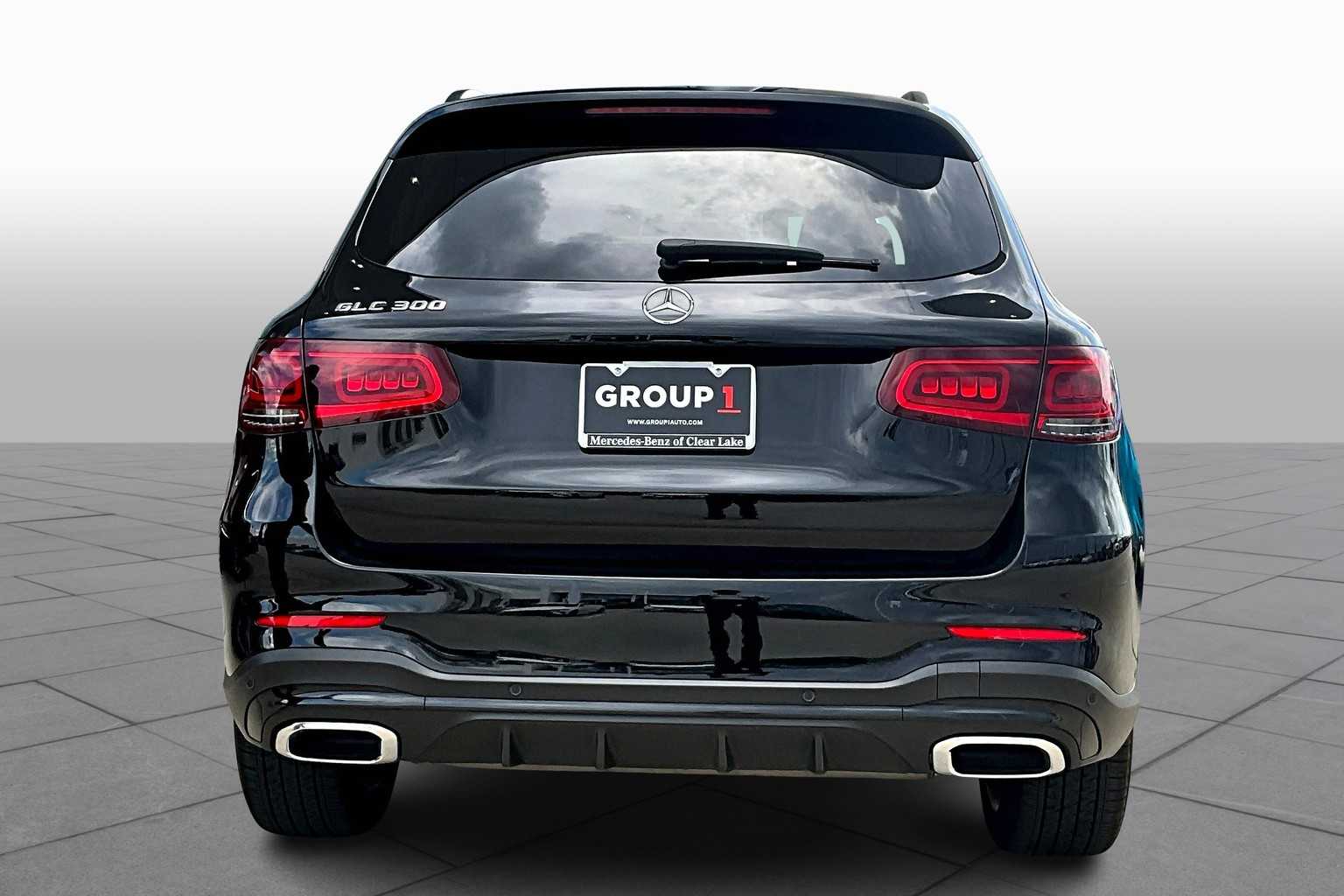 2021 Mercedes Benz GLC 300 photo 4