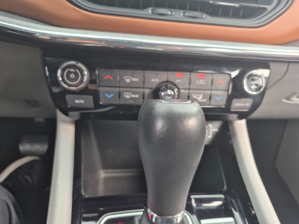 2023 Jeep Compass Limited photo 17