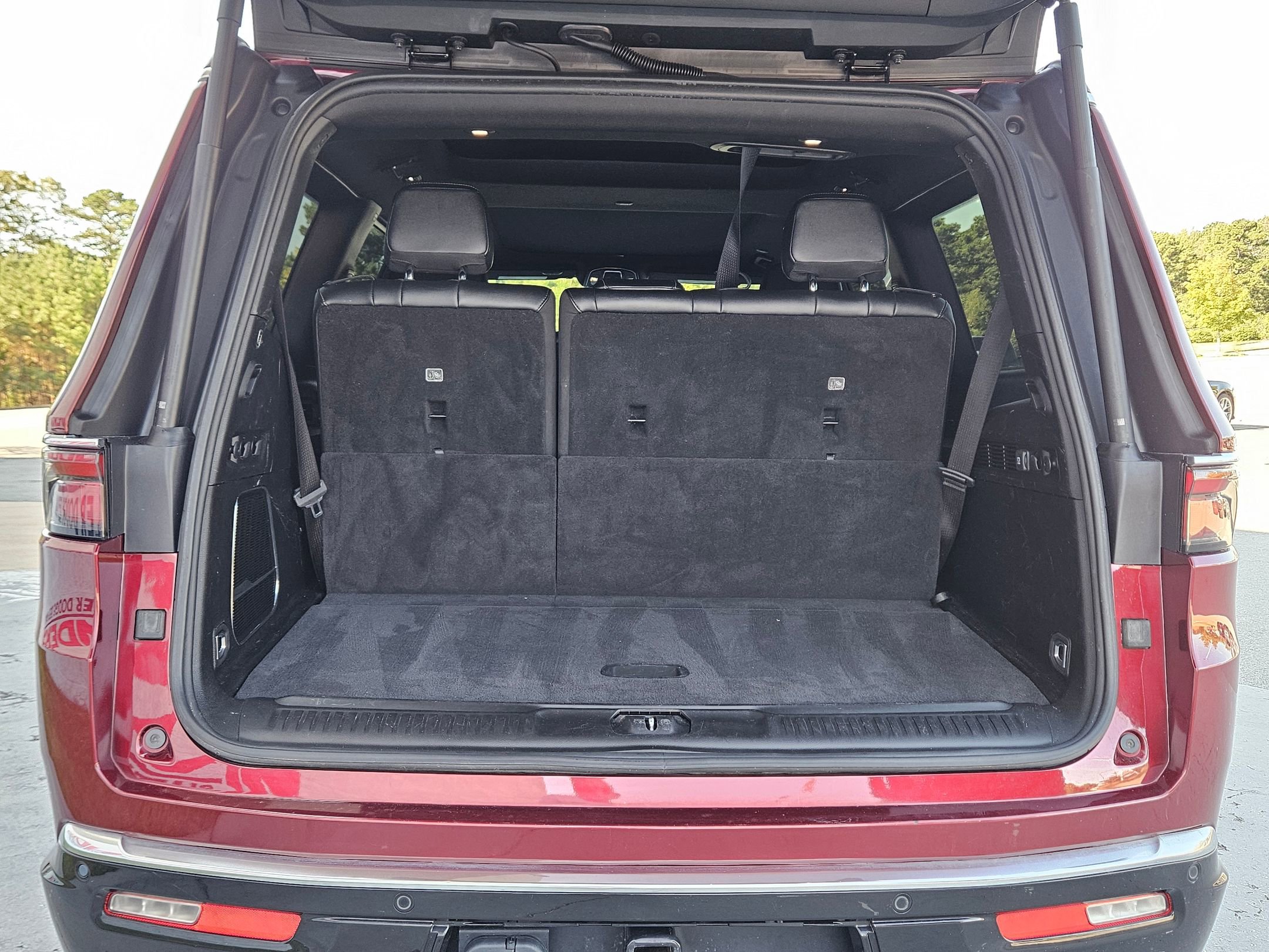 2023 Jeep Wagoneer Base photo 29