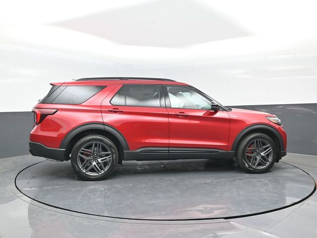 2025 Ford Explorer ST-Line photo 2