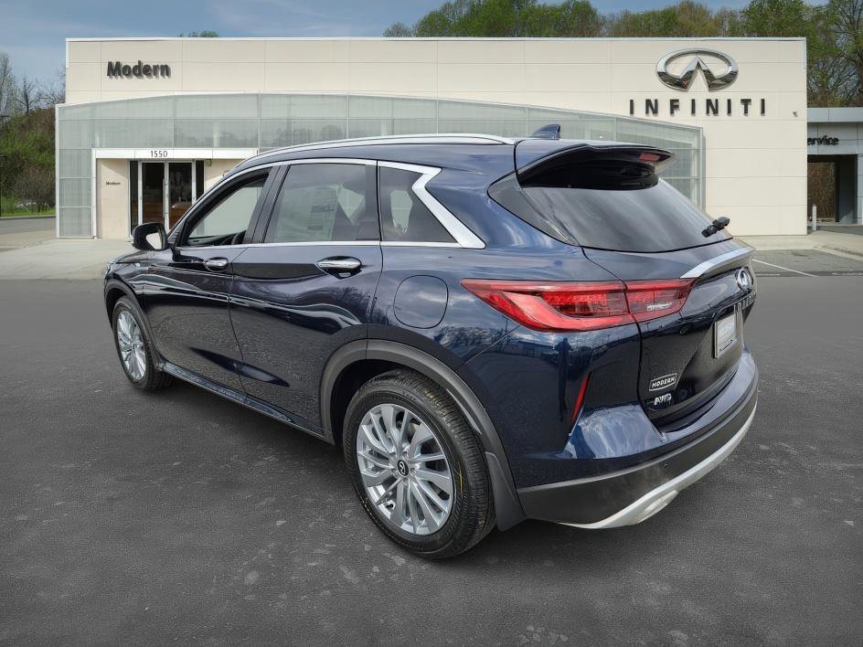 2025 Infiniti QX50 Luxe AWD photo 3