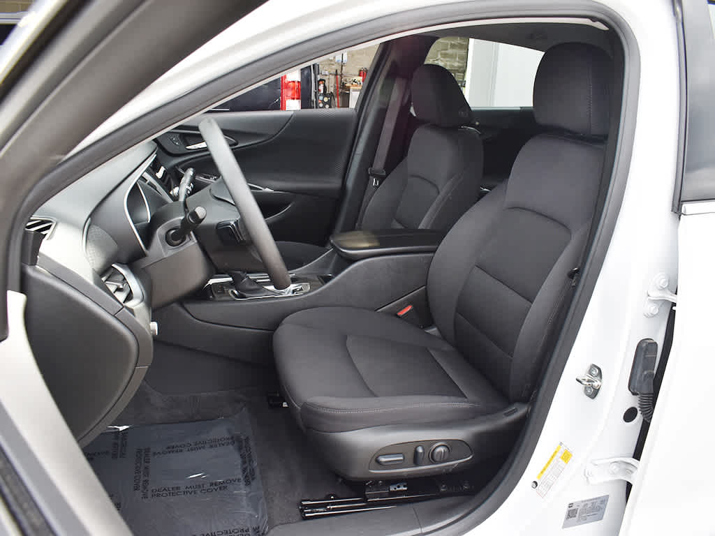 2024 Chevrolet Malibu 1LT photo 5