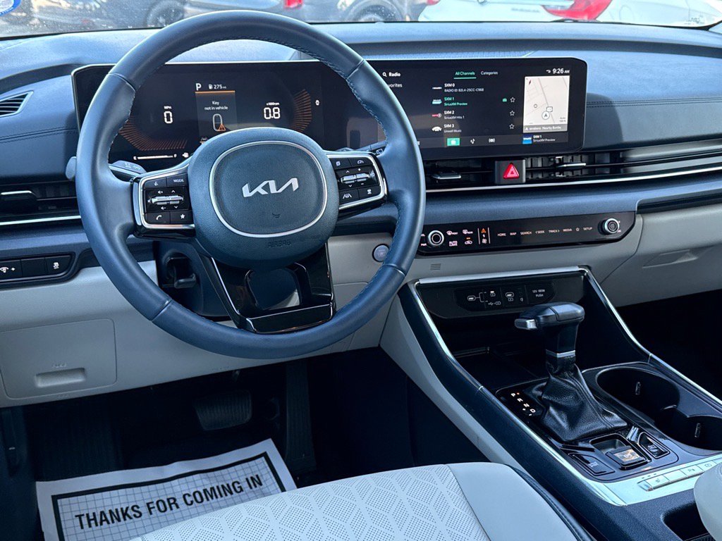 2025 Kia Carnival EX photo 4