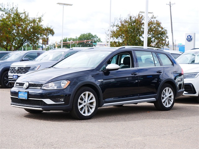 2017 Volkswagen Golf Alltrack TSI SE 4Motion photo 3
