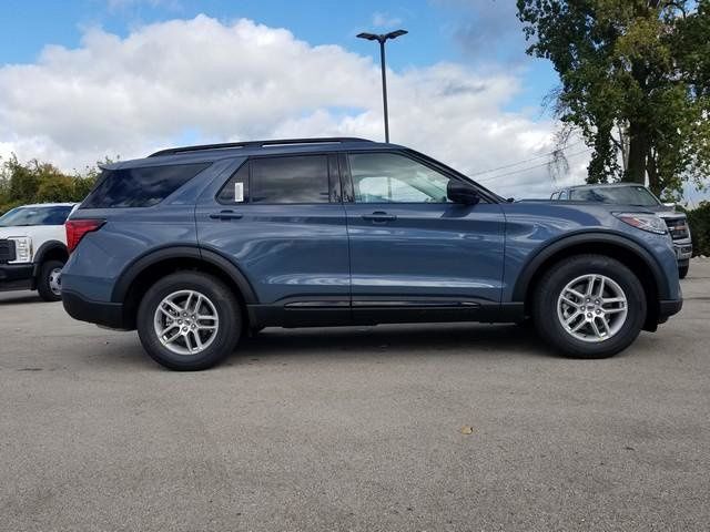 2026 Ford Explorer photo 2