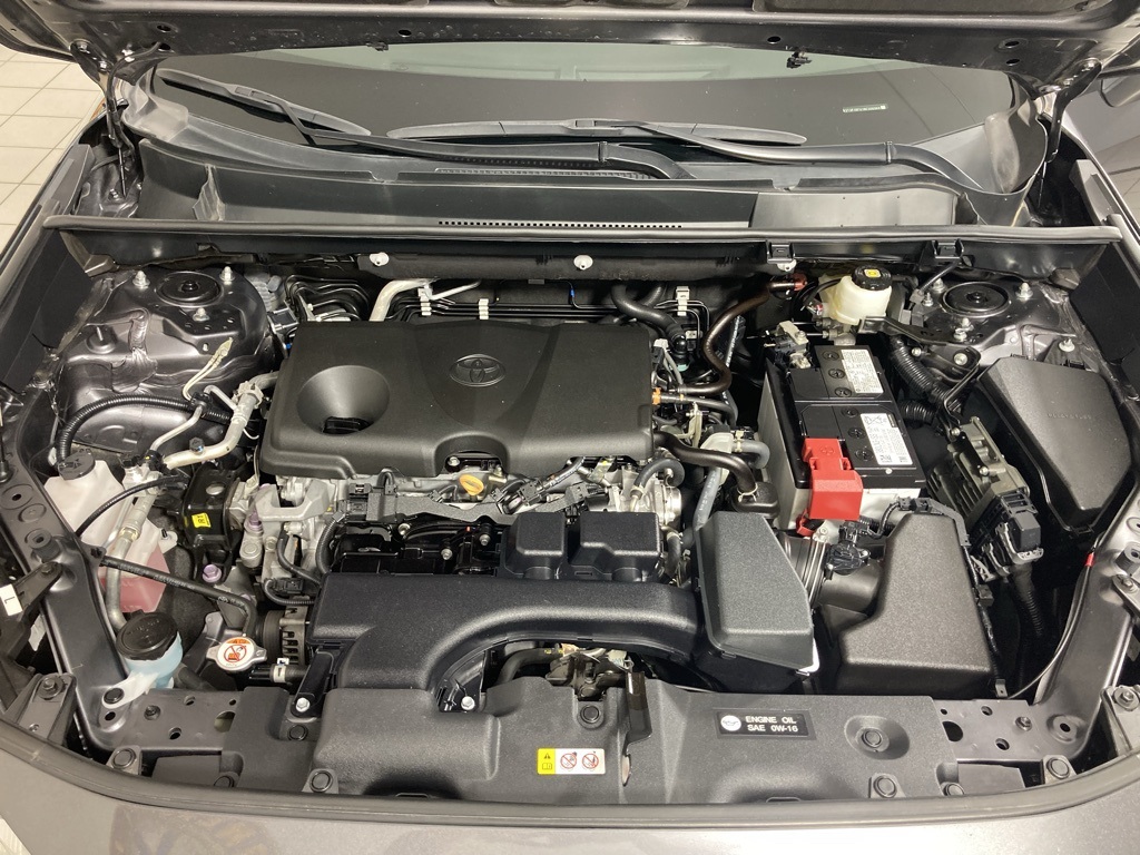 2022 Toyota RAV4 XLE photo 16