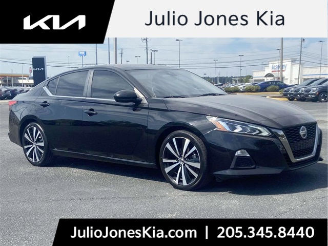 2022 Nissan Altima SR