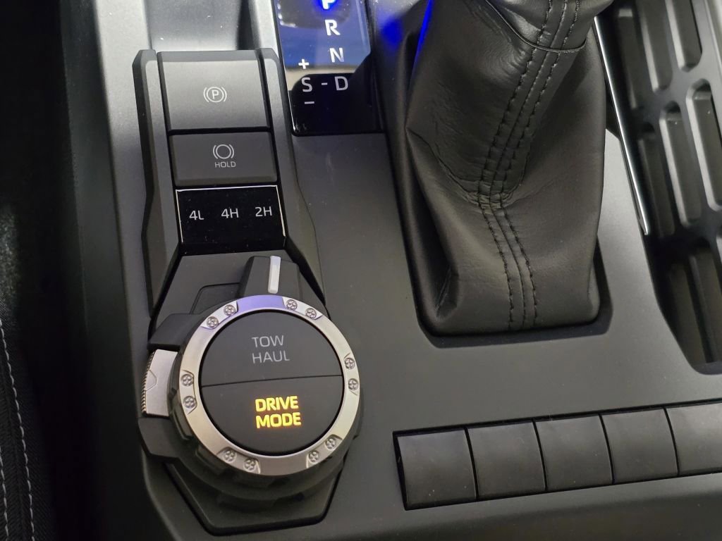 2025 Toyota Tacoma TRD Sport photo 7