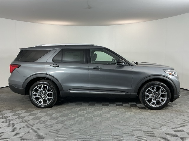 2025 Ford Explorer Platinum photo 4