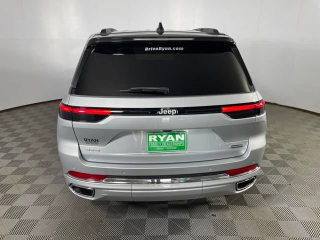 2024 Jeep Grand Cherokee Overland photo 3