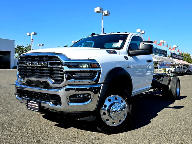 2026 Ram 5500 Tradesman photo 3