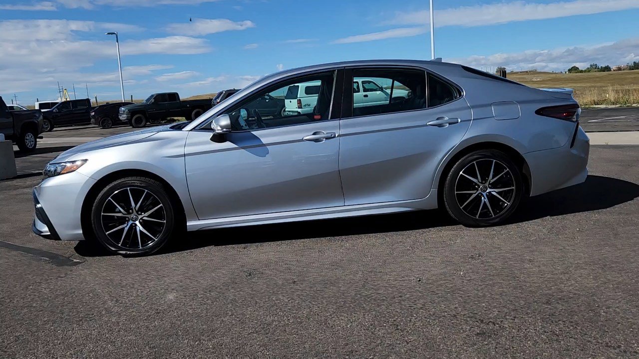 2024 Toyota Camry SE photo 2