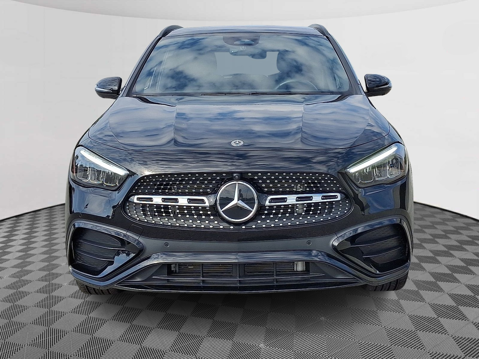 2025 Mercedes Benz GLA 250 4MATIC photo 2