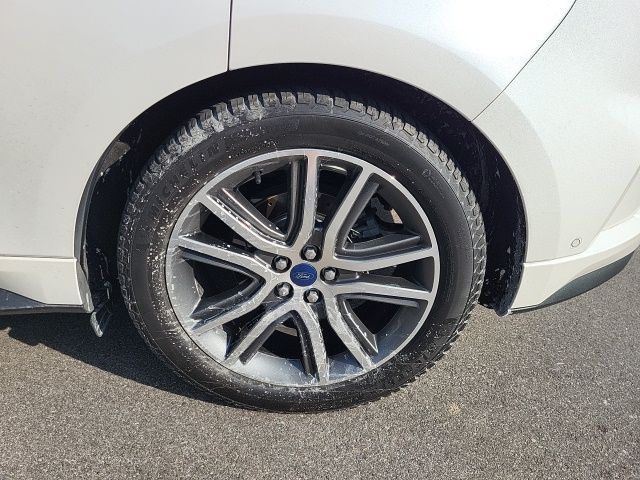 2019 Ford Edge Titanium photo 13