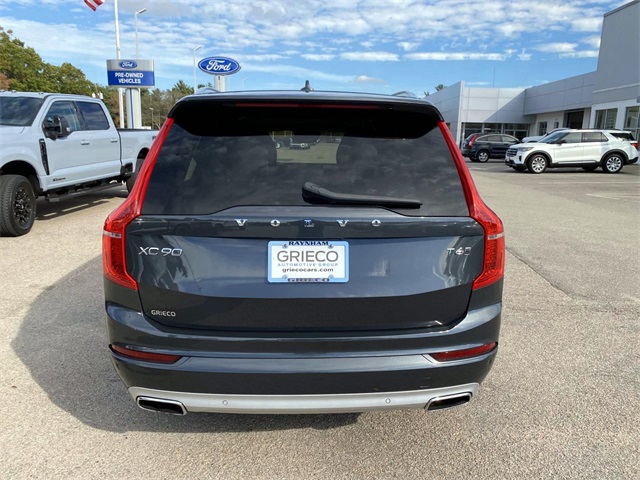 2021 Volvo XC90 T6 Momentum photo 4