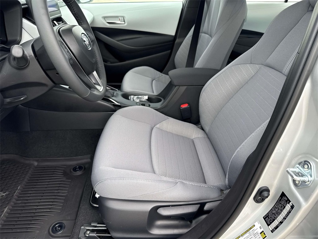 2026 Toyota Corolla SE photo 14