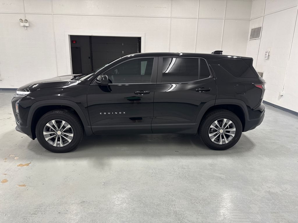 2026 Chevrolet Equinox LT photo 4
