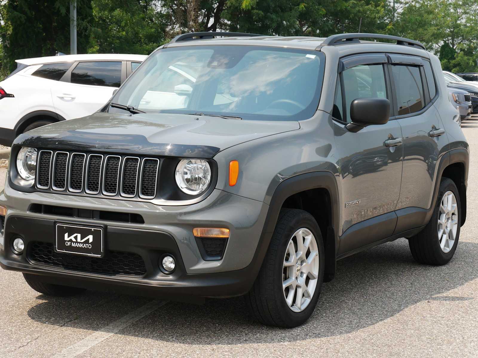 Used 2022 Jeep Renegade Latitude with VIN ZACNJDB10NPN52841 for sale in Mankato, Minnesota