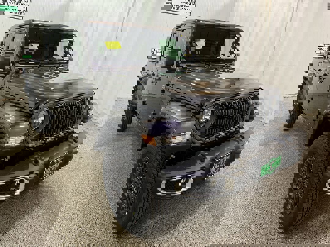 2026 Jeep Gladiator Sport S's photo