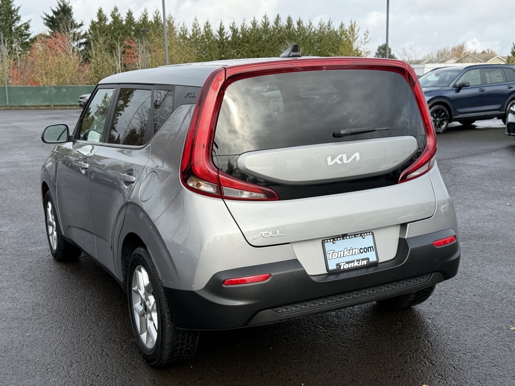 2022 Kia Soul LX photo 3