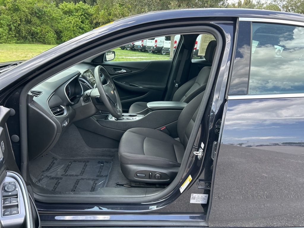 2023 Chevrolet Malibu 1LT photo 8