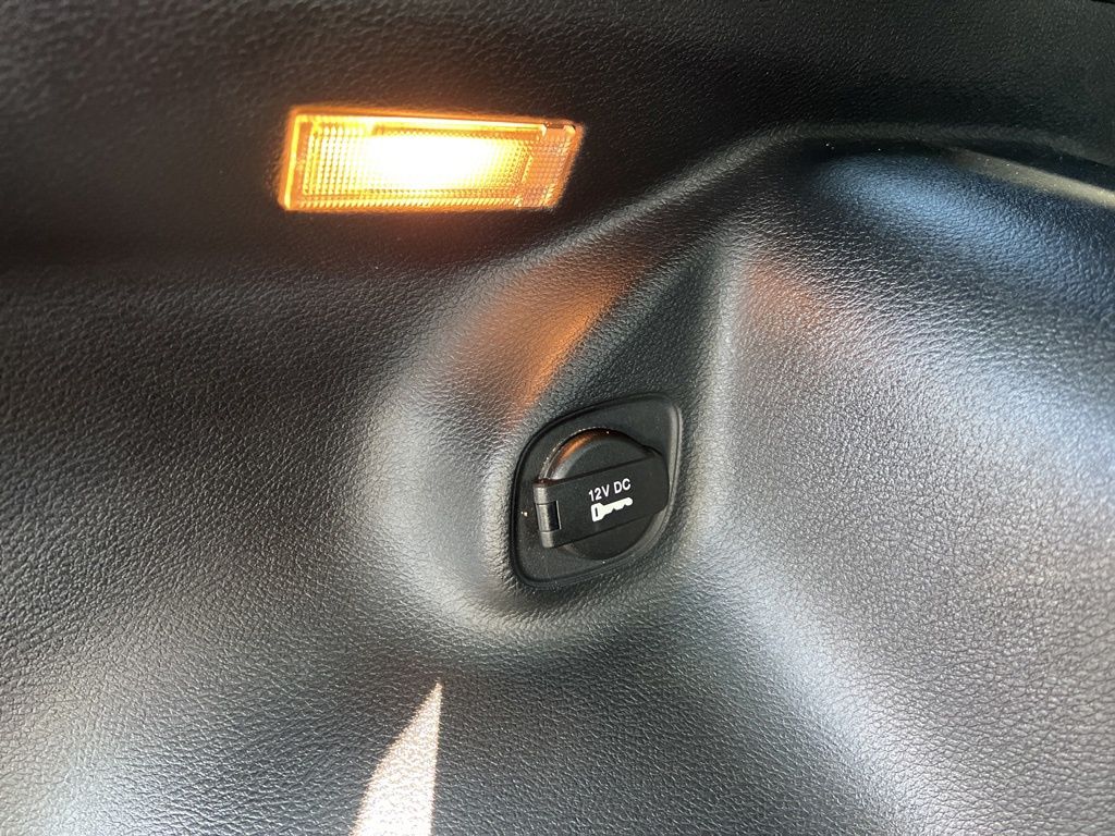 2020 Jeep Cherokee Altitude photo 34