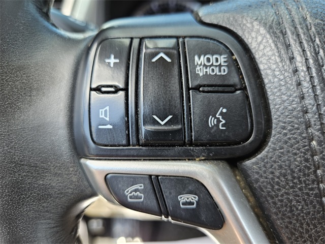 2015 Toyota Highlander XLE photo 26