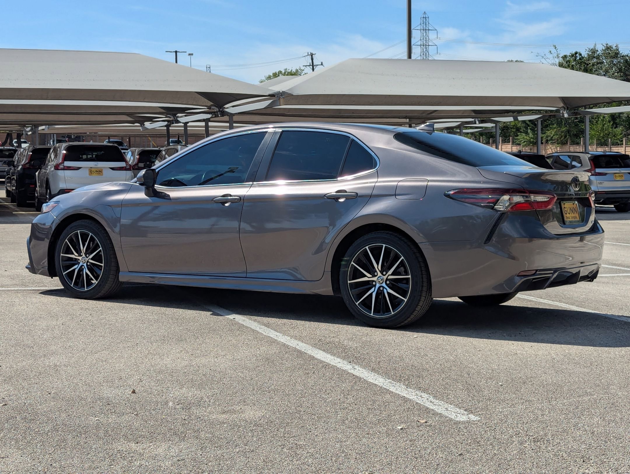 2021 Toyota Camry SE photo 6