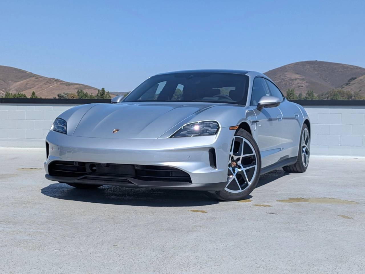 2026 Porsche Taycan S's photo