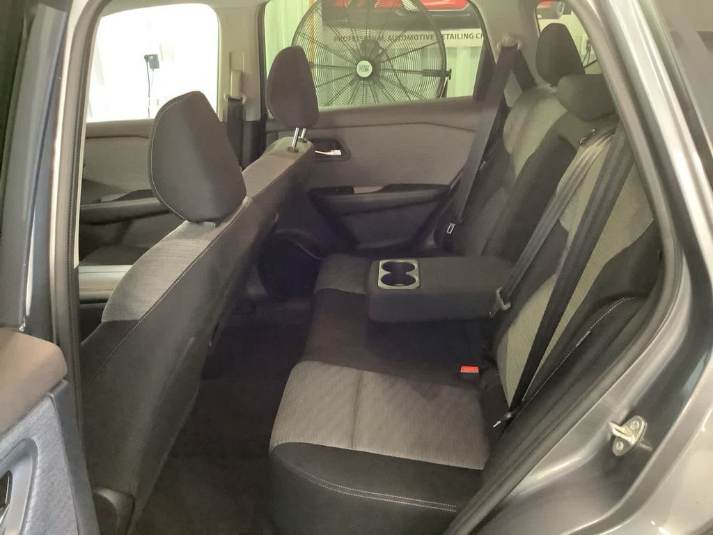 2023 Nissan Rogue SV photo 30